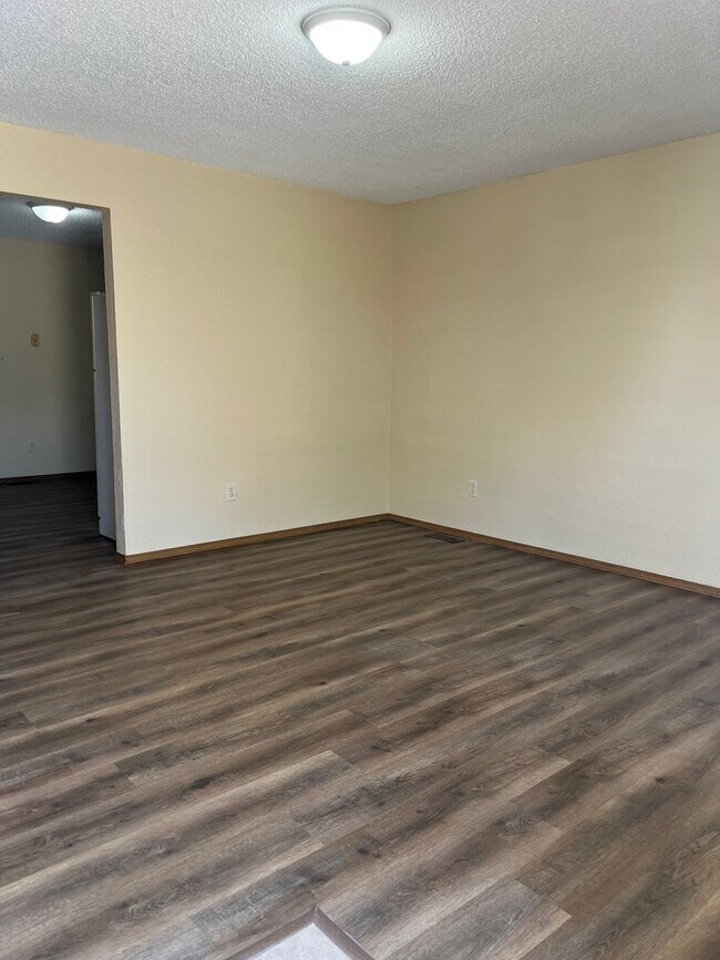 Building Photo - 1422 N La Fontaine Ave