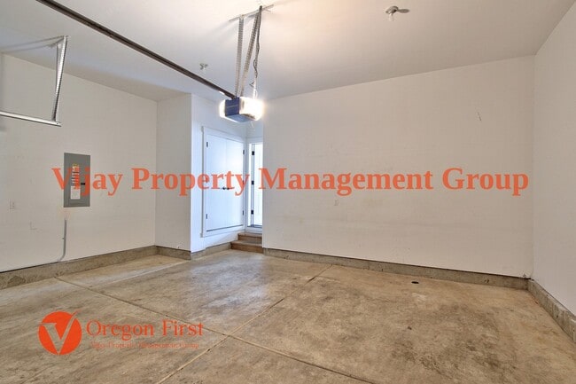 Building Photo - 410 SW Basilone Terrace