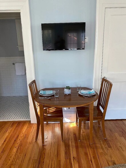 Building Photo - 52 Westminster Dr NE