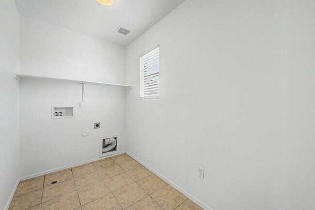 Building Photo - 9464 W Sheridan St