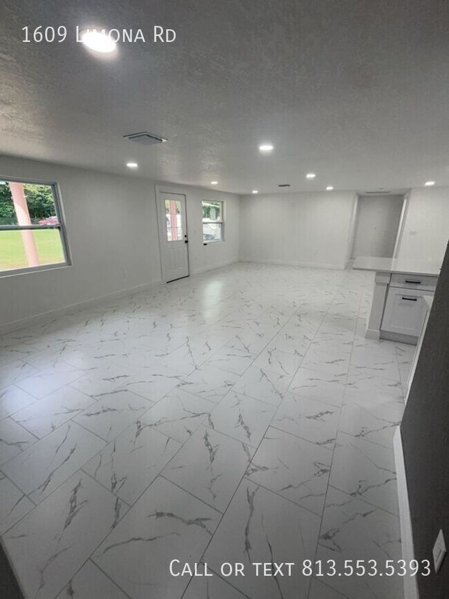 Building Photo - 1609 Limona Rd