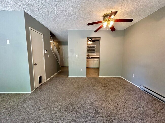 Building Photo - FIRST MONTHS RENT FREE! Welcome to your new home!