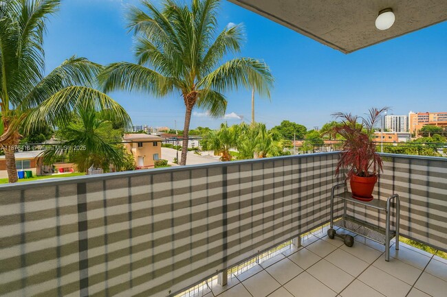 Building Photo - 140 NW 14th Ave