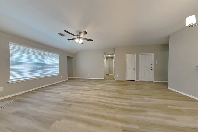 Building Photo - 26925 Carriage Manor Ln