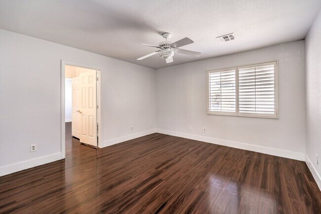Building Photo - 3743 Lone Mesa Dr