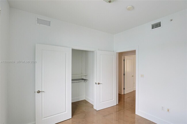 Building Photo - 7520 SW 59th Pl