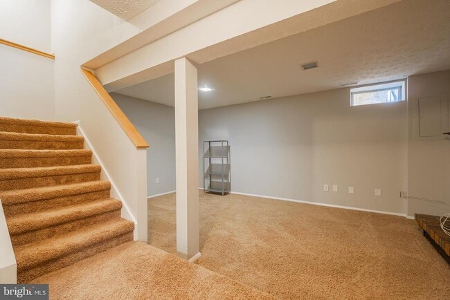 Building Photo - 2911 Montauk Ct