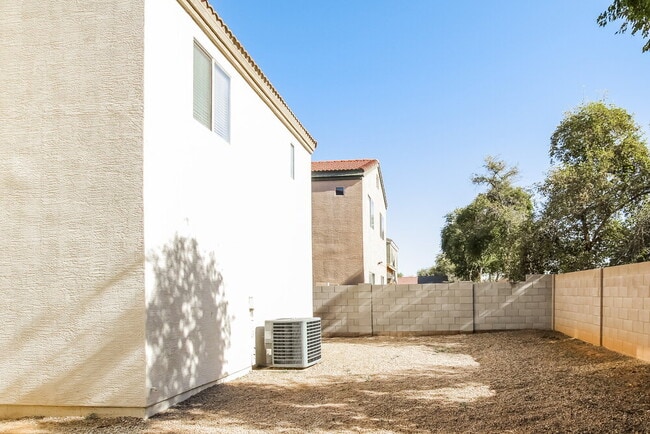 Building Photo - 8345 W Hughes Dr