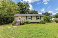 Building Photo - 213 Donnan Rd