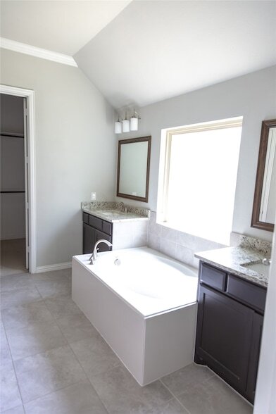 Building Photo - 16108 Gladewater Terrace