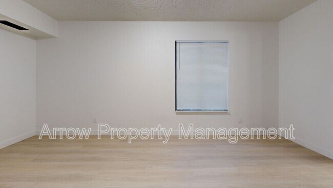 Building Photo - 205 E Arbor Ave