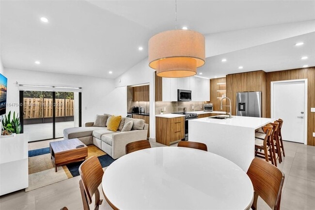 Building Photo - 9940 Watermill Cir