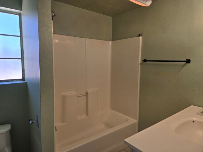 Building Photo - Large home near SDSU available immediately.
