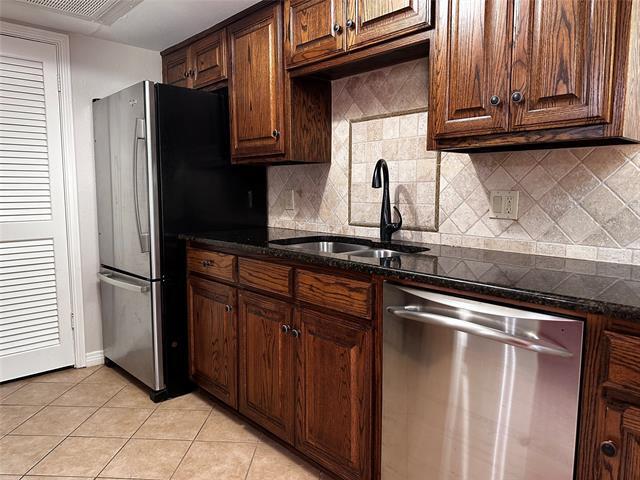 Building Photo - 6451 Oriole Dr