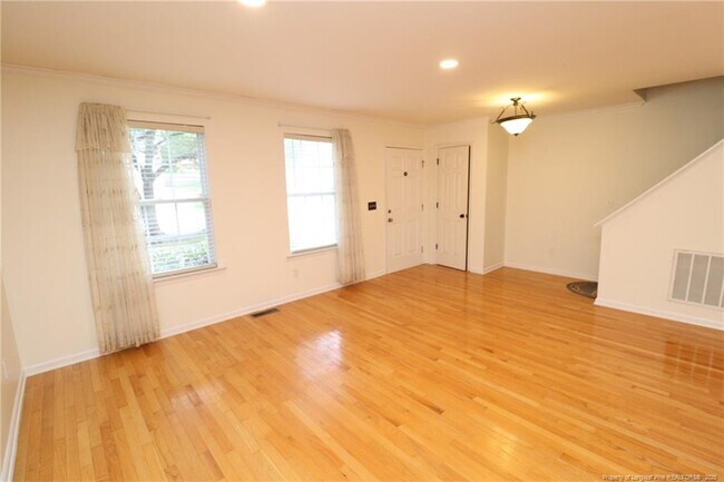 Building Photo - 2114 Frissell Ave