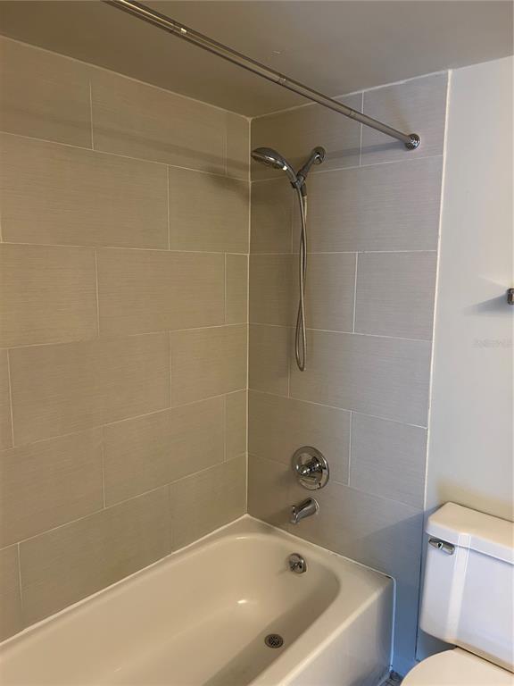 Building Photo - 958 E Michigan St