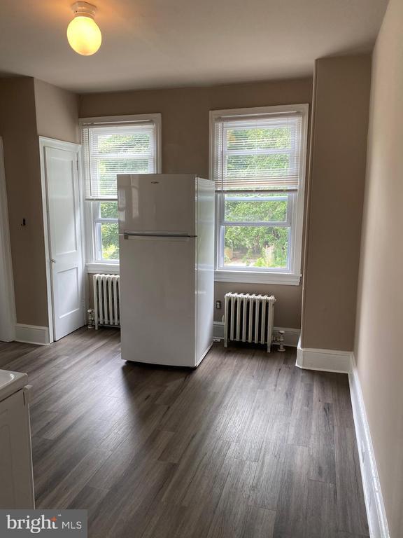 Building Photo - 14 Walnut St