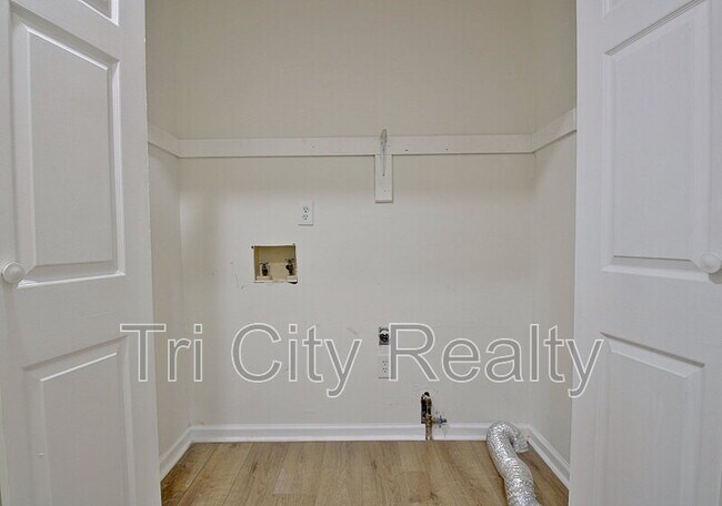 Building Photo - 150 Drennan Dr