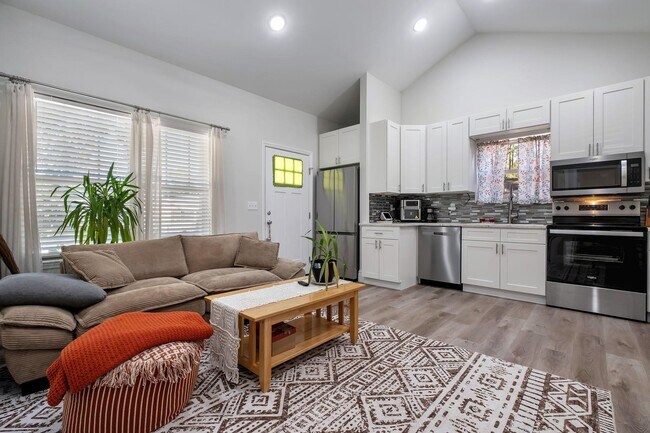 Building Photo - 15 Arapaho Trail