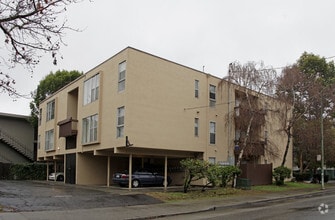 Building Photo - 800-818 E 20th Street