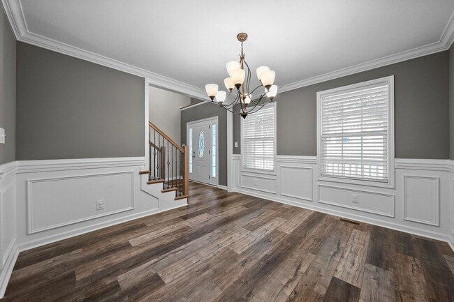Building Photo - Pet Friendly Four Bedroom!