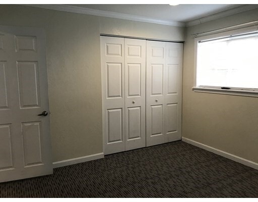 Building Photo - 358 Main St