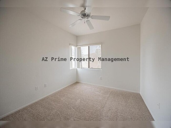 Building Photo - 1411 E Orangewood Ave