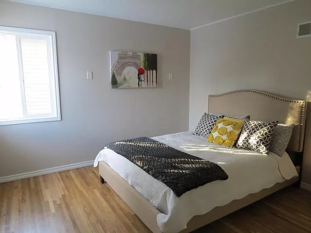 Building Photo - 2416 5th Ave N