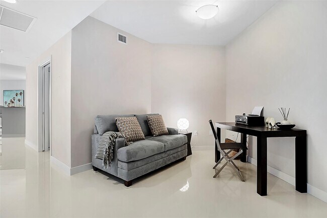 Building Photo - 2831 N Ocean Blvd