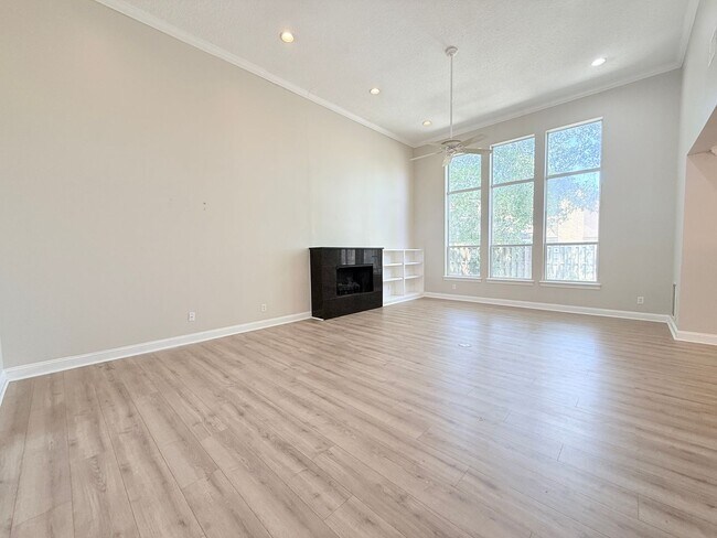 Building Photo - 5511 La Moya Ave