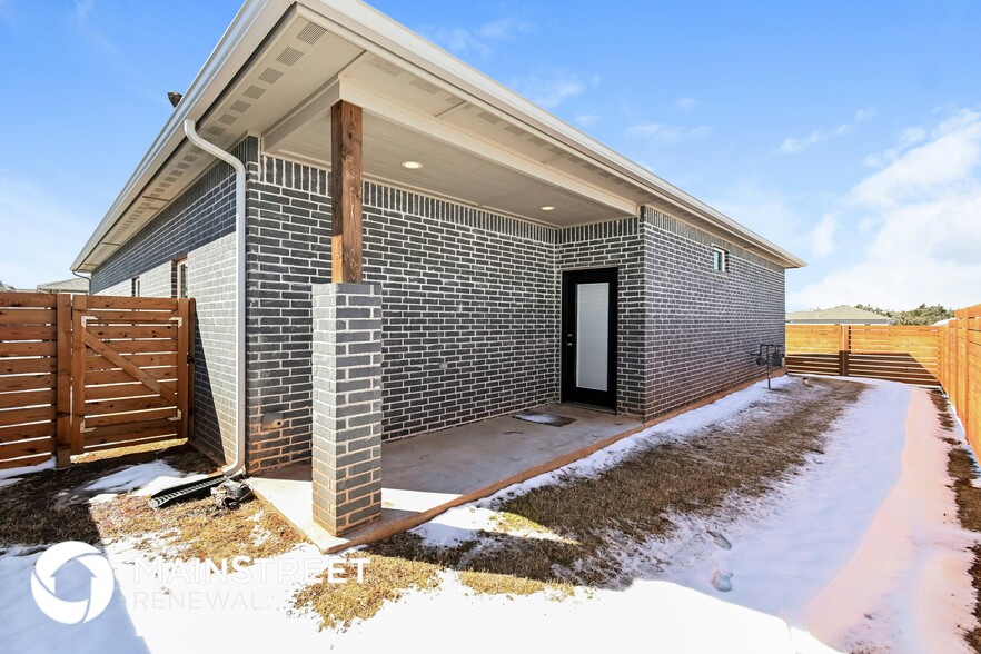 Building Photo - 11324 Paradise In Dr