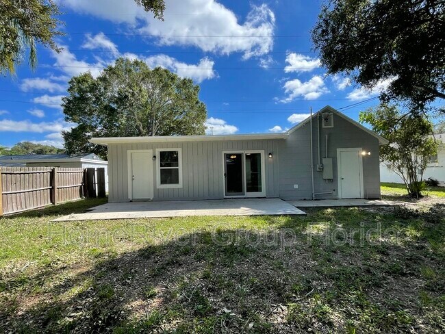 Building Photo - 10925 71st Ave