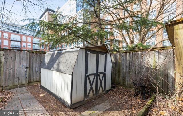 Building Photo - 726 3rd St NE