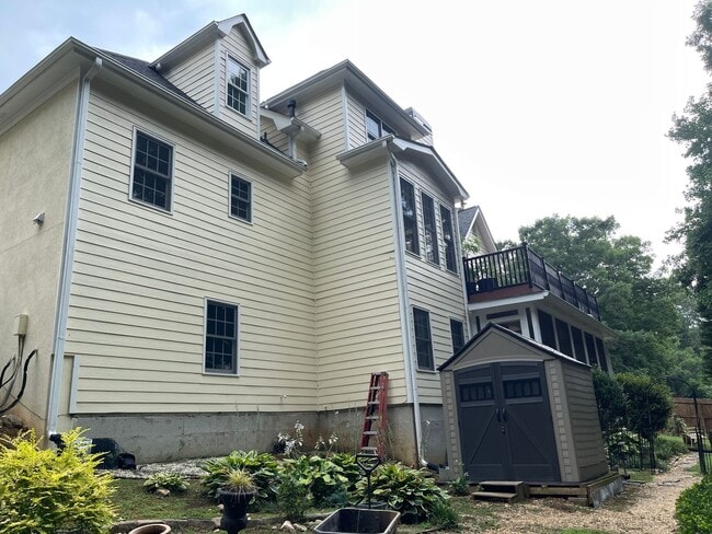 Building Photo - Chapel Hill Subdivision