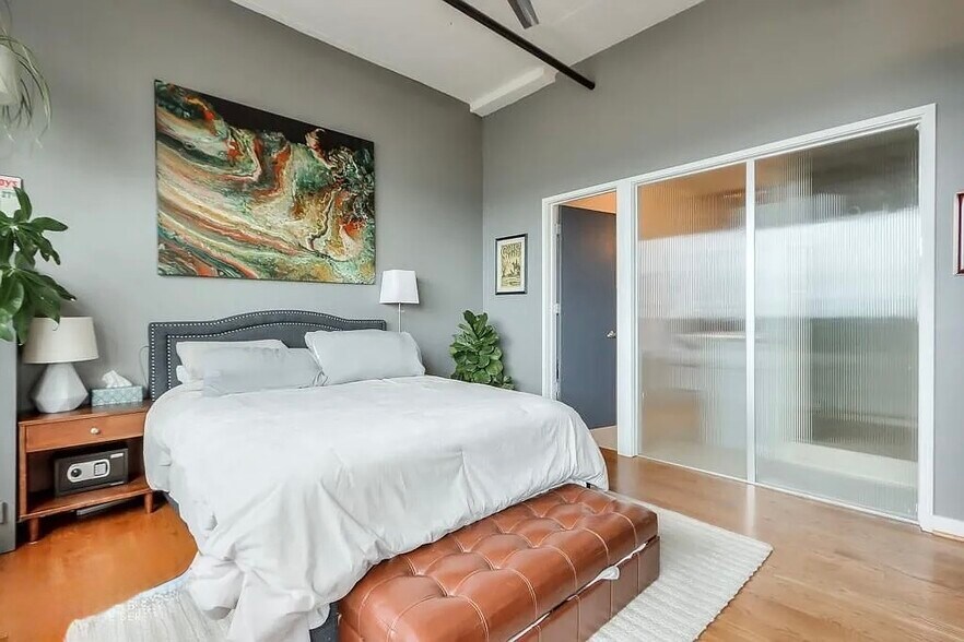 Building Photo - 426 Marietta St NW