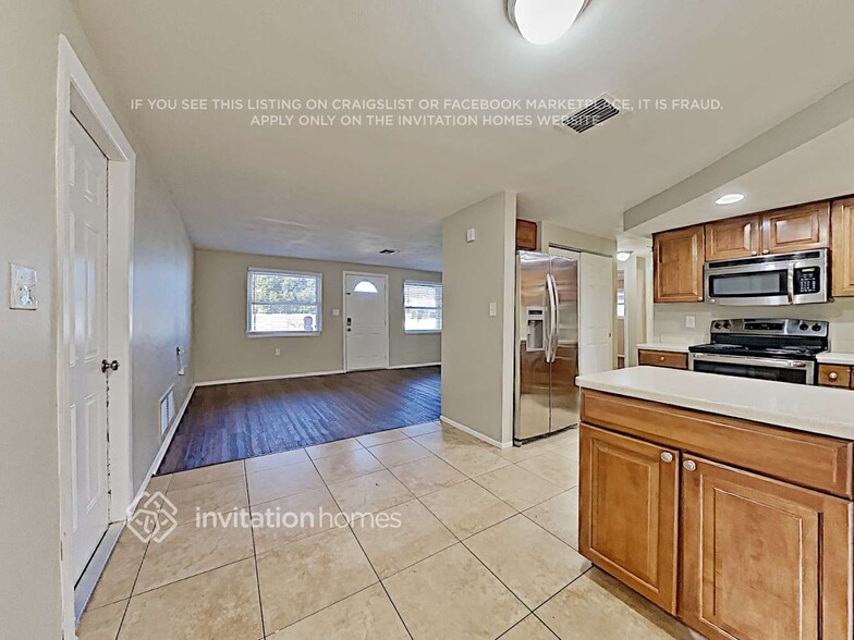 Building Photo - 3054 Brompton Dr