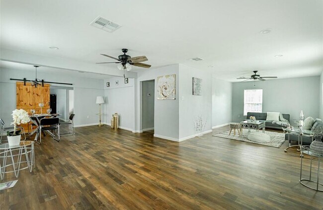 Building Photo - 411 Harris Ave