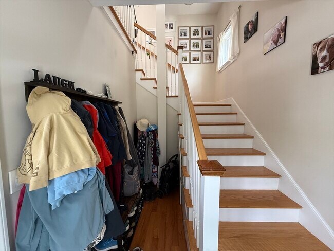 Building Photo - 24 Shapley Ave