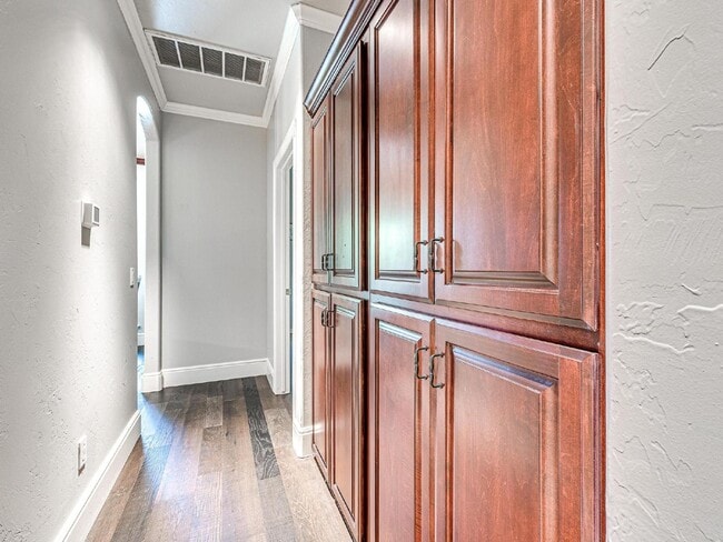 Building Photo - Elegant 3-Bedroom Home in Thornbrooke Village – All Bills Paid