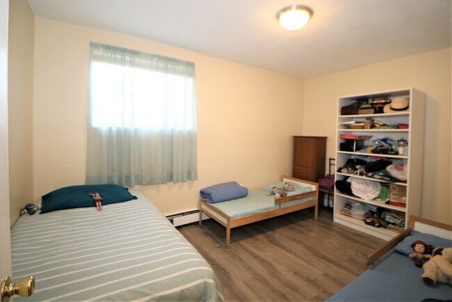 Building Photo - 400 Governors Dr