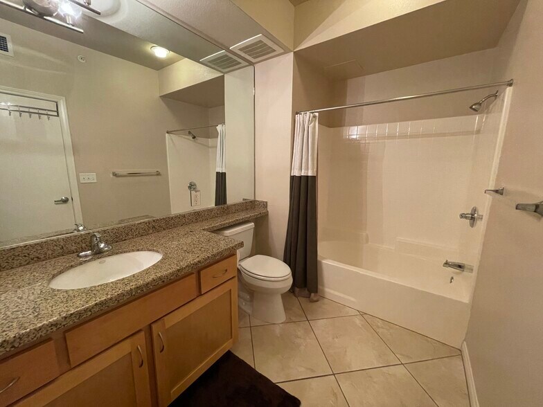 Secondary bathroom - 450 J St