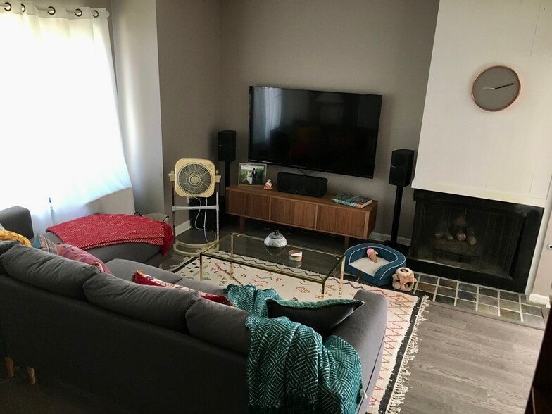 Building Photo - 108 Burwash Ave