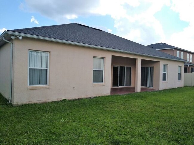 Building Photo - Single Family Home in Poinciana