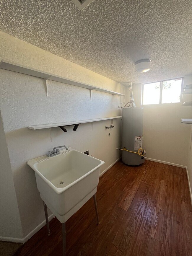 Building Photo - 4207 Calle Barona