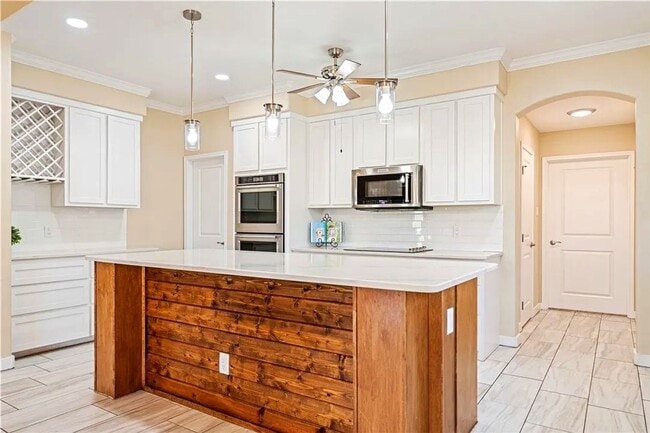 Building Photo - 4BR/3BA in Southside