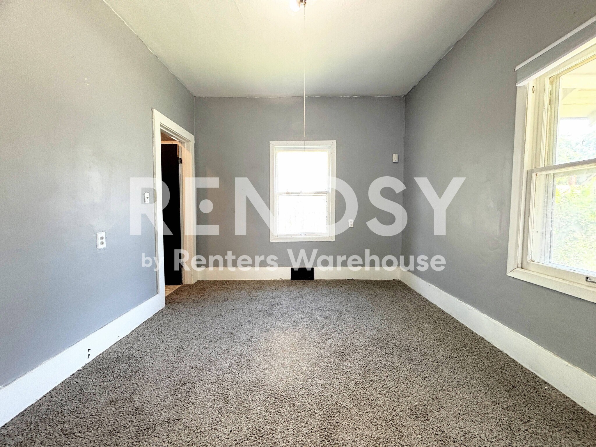 Building Photo - 3206 3rd St