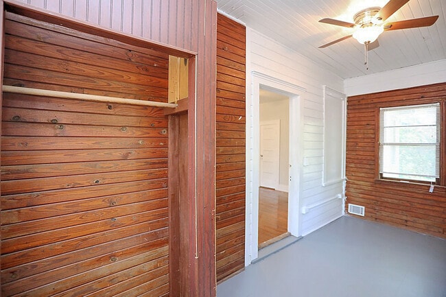 Building Photo - Renovated Single Family