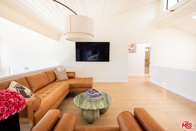 Building Photo - 31271 Bailard Rd