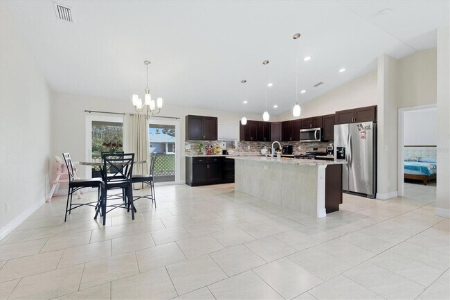 Building Photo - 1458 Richbriar Dr