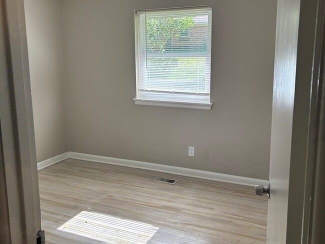 Building Photo - Nice 3 bedroom Home in North Little Rock